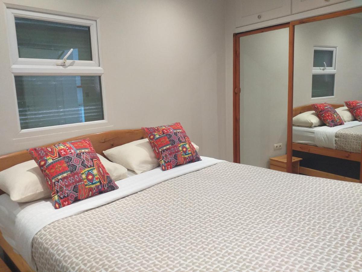 Malaga Ensuites City Centre Esterno foto